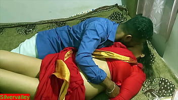 Indian MILF aunty Merry enjoys Christmas day sex with young dish boy in red saree