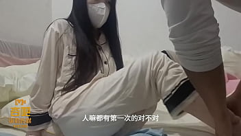 亚洲美女乞求维护,并被我巨大的未割包皮的阴茎所满足